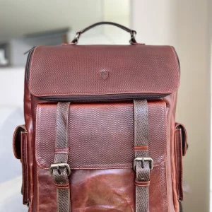 MORRAL ADRIAN MULTIFUNCIONAL EN CUERO COÑAC PARA HOMBRE | FREE ZONE