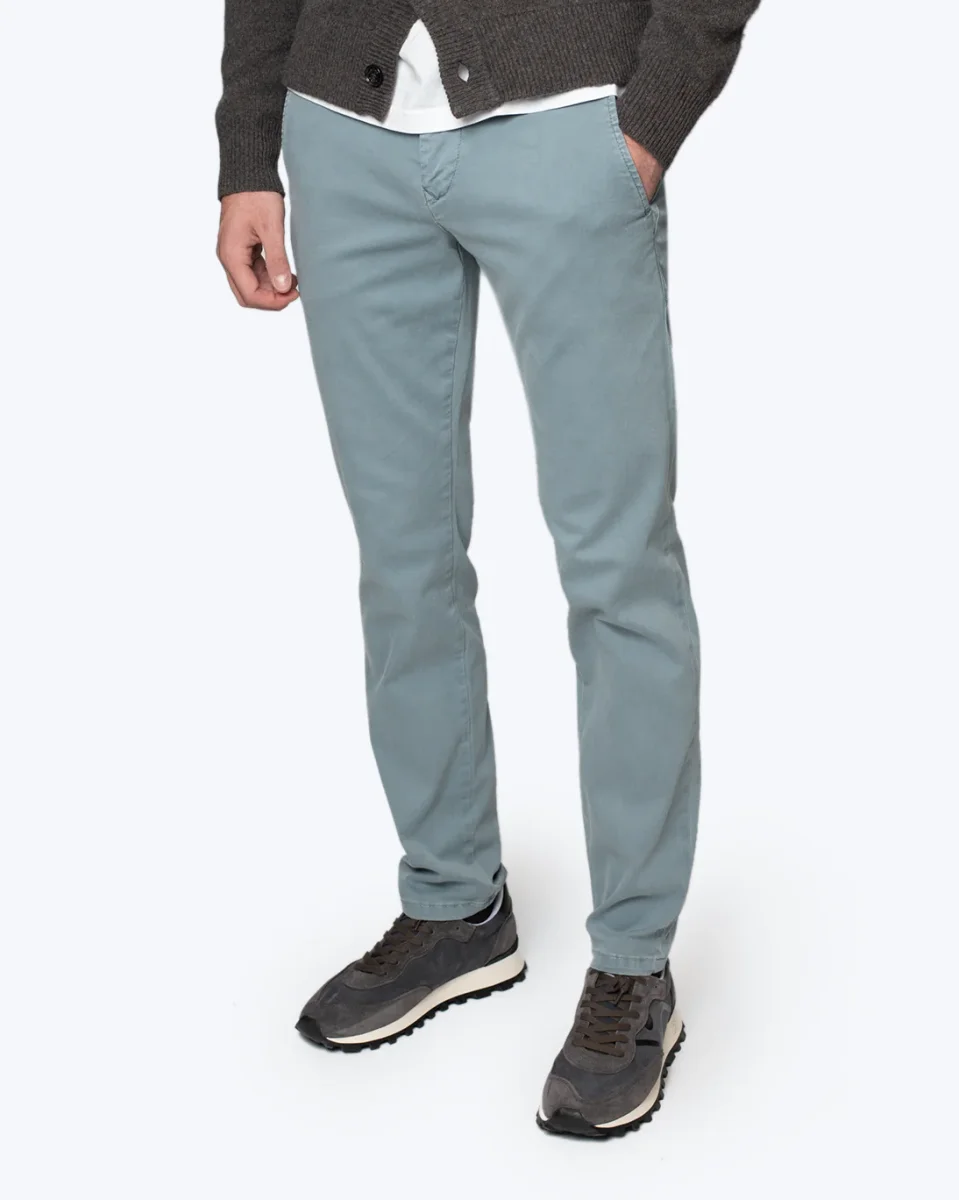 PANTALÓN CHINO AZUL CLARO DRIVER PANTS MAC JEANS